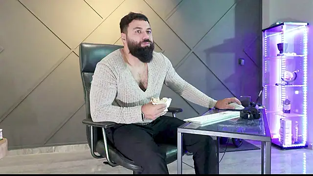 Snapshot of mattmasterss chatting on 12-05-24, 05:04 mattmasterss online show from 12-05-24, 05:04