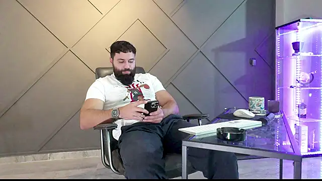 Snapshot of mattmasterss chatting on 12-09-24, 01:24 mattmasterss online show from 12-09-24, 01:24