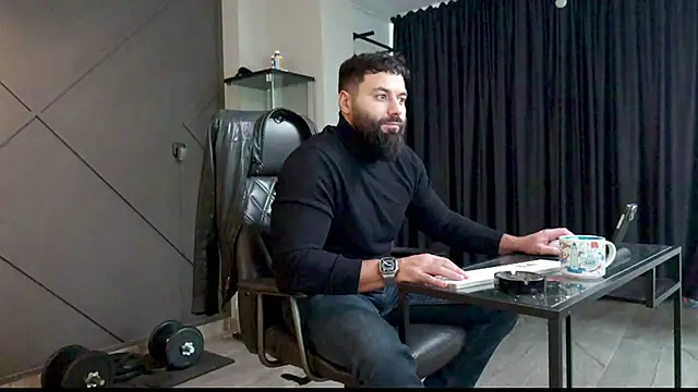 Snapshot of mattmasterss chatting on 12-22-24, 12:38 mattmasterss online show from 12-22-24, 12:38