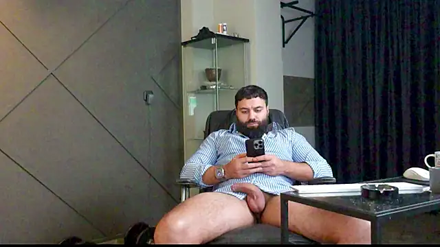 Snapshot of mattmasterss chatting on 12-28-24, 10:55 mattmasterss online show from 12-28-24, 10:55