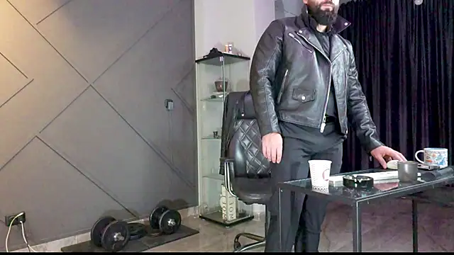 Snapshot of mattmasterss chatting on 12-29-24, 09:30 mattmasterss online show from 12-29-24, 09:30