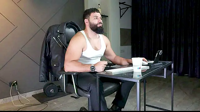 Snapshot of mattmasterss chatting on 01-02-25, 04:30 mattmasterss online show from 01-02-25, 04:30