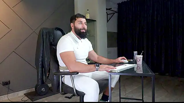 Snapshot of mattmasterss chatting on 01-04-25, 05:37 mattmasterss online show from 01-04-25, 05:37