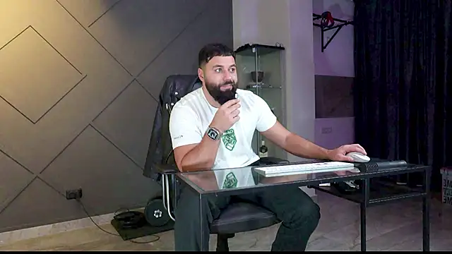 Snapshot of mattmasterss chatting on 01-13-25, 07:53 mattmasterss online show from 01-13-25, 07:53