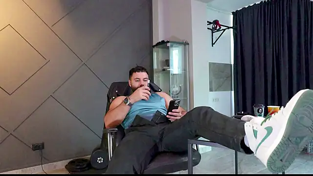 Snapshot of mattmasterss chatting on 01-14-25, 09:45 mattmasterss online show from 01-14-25, 09:45