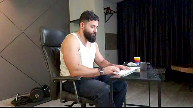 Snapshot of mattmasterss chatting on 01-19-25, 04:12 mattmasterss online show from 01-19-25, 04:12