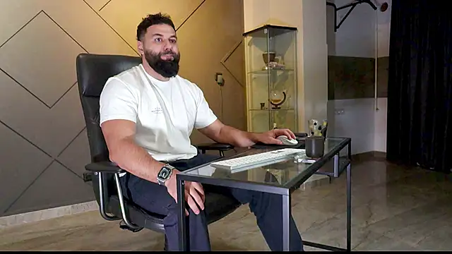 Snapshot of mattmasterss chatting on 02-18-25, 10:03 mattmasterss online show from 02-18-25, 10:03