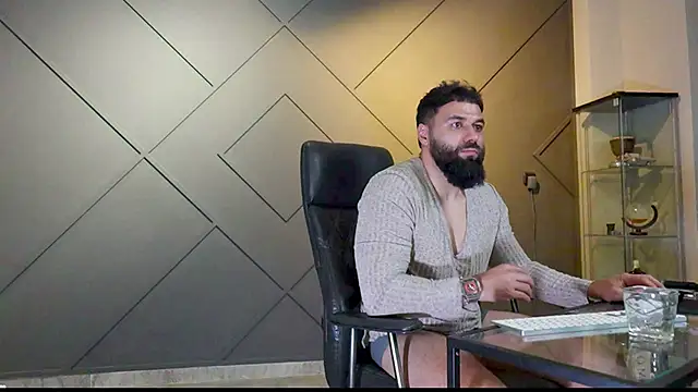 Snapshot of mattmasterss chatting on 02-25-25, 02:03 mattmasterss online show from 02-25-25, 02:03