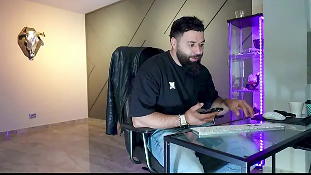 Snapshot of mattmasterss chatting on 03-12-25, 09:55 mattmasterss online show from 03-12-25, 09:55