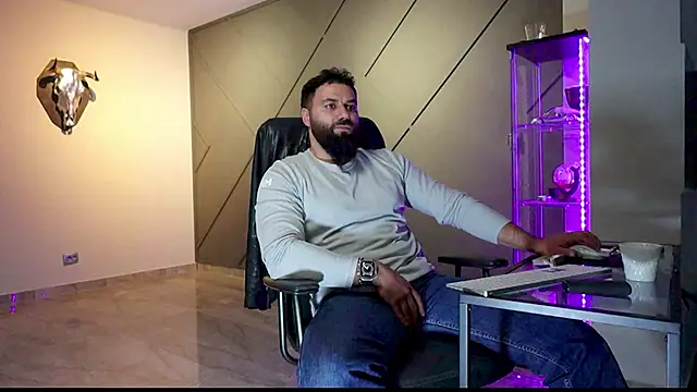 Snapshot of mattmasterss chatting on 03-13-25, 03:39 mattmasterss online show from 03-13-25, 03:39