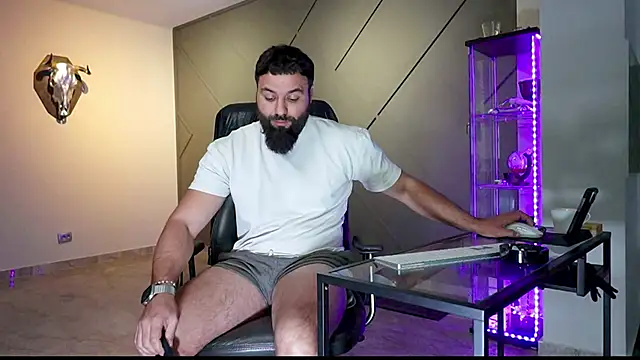 Snapshot of mattmasterss chatting on 03-18-25, 03:21 mattmasterss online show from 03-18-25, 03:21