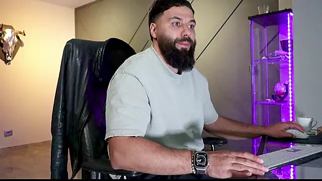 Snapshot of mattmasterss chatting on 03-21-25, 08:50 mattmasterss online show from 03-21-25, 08:50