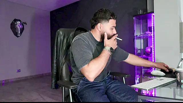 Snapshot of mattmasterss chatting on 03-22-25, 10:39 mattmasterss online show from 03-22-25, 10:39