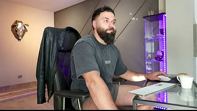 Snapshot of mattmasterss chatting on 03-22-25, 01:41 mattmasterss online show from 03-22-25, 01:41