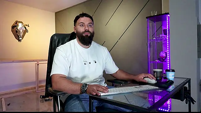 Snapshot of mattmasterss chatting on 03-22-25, 11:20 mattmasterss online show from 03-22-25, 11:20