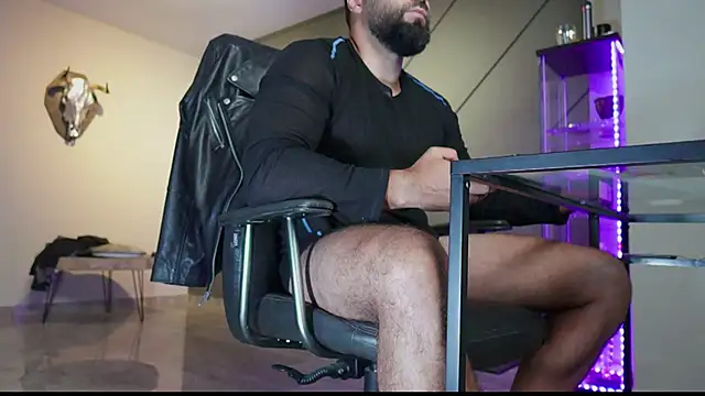 Snapshot of mattmasterss chatting on 09-09-25, 12:43 mattmasterss online show from 09-09-25, 12:43