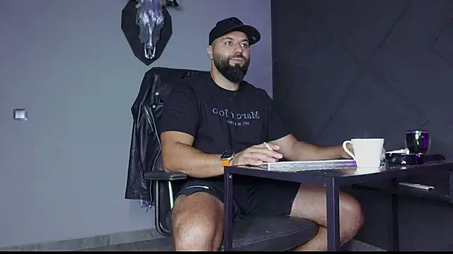 Snapshot of mattmasterss chatting on 09-13-25, 08:19 mattmasterss online show from 09-13-25, 08:19