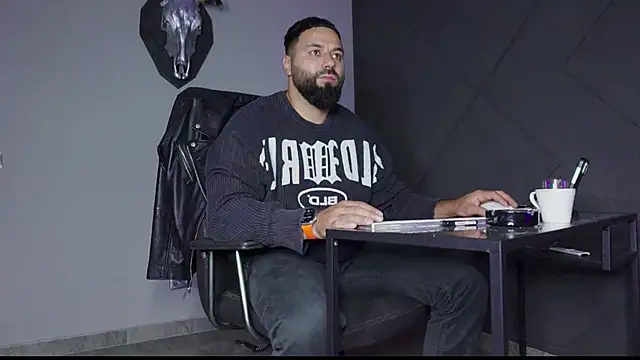 Snapshot of mattmasterss chatting on 09-16-25, 02:56 mattmasterss online show from 09-16-25, 02:56