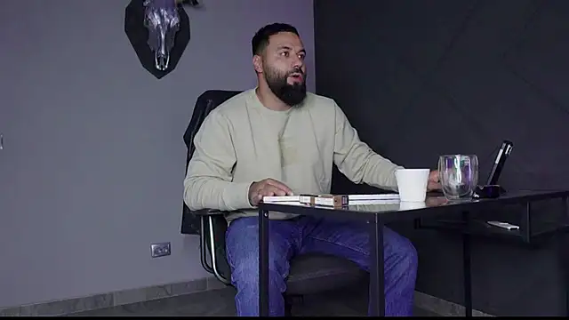 Snapshot of mattmasterss chatting on 09-18-25, 03:41 mattmasterss online show from 09-18-25, 03:41