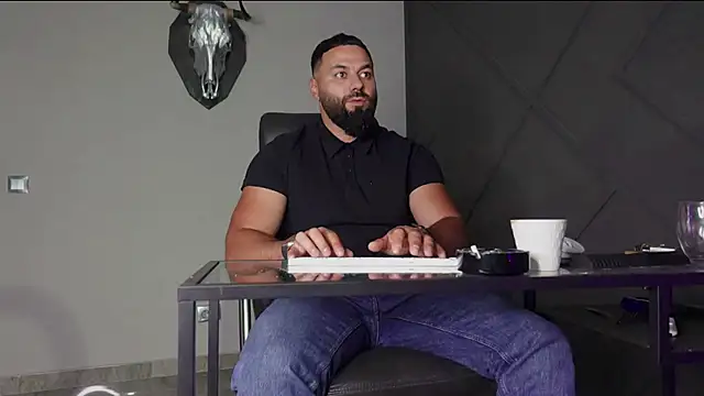 Snapshot of mattmasterss chatting on 09-26-25, 10:14 mattmasterss online show from 09-26-25, 10:14