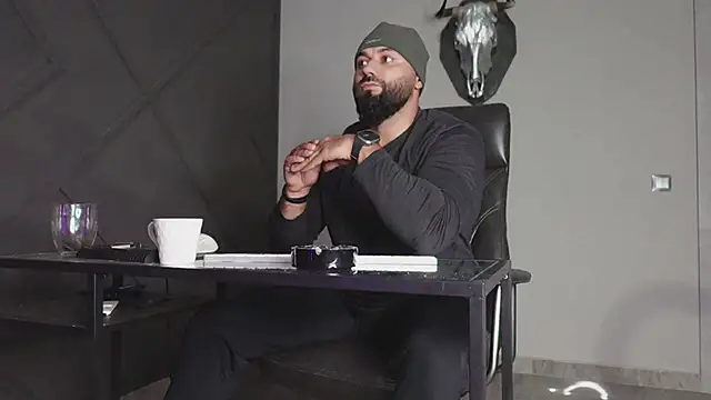 Snapshot of mattmasterss chatting on 09-27-25, 10:04 mattmasterss online show from 09-27-25, 10:04