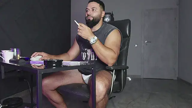 Snapshot of mattmasterss chatting on 10-02-25, 10:06 mattmasterss online show from 10-02-25, 10:06