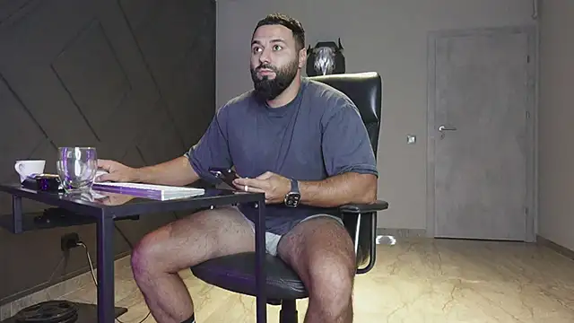 Snapshot of mattmasterss chatting on 10-07-25, 09:23 mattmasterss online show from 10-07-25, 09:23