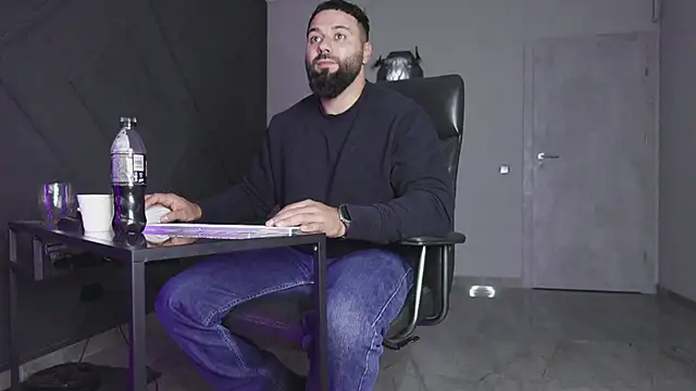 Snapshot of mattmasterss chatting on 10-19-25, 07:25 mattmasterss online show from 10-19-25, 07:25