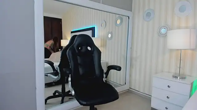 Snapshot of Valeriasaenzz_ chatting on 12-19-24, 12:24 Valeriasaenzz online show from 12-19-24, 12:24