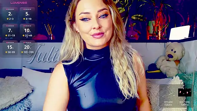 Snapshot of _JuliaSpace_ chatting on 09-15-25, 04:29 JuliaSpace online show from 09-15-25, 04:29