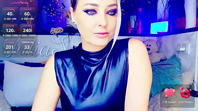 Snapshot of _JuliaSpace_ chatting on 09-27-25, 04:56 JuliaSpace online show from 09-27-25, 04:56