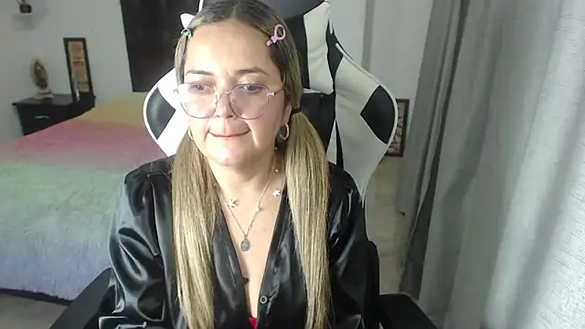 Snapshot of samy_vsn chatting on 02-09-25, 03:32 samy vsn online show from 02-09-25, 03:32