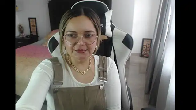 Snapshot of samy_vsn chatting on 02-27-25, 05:15 samy vsn online show from 02-27-25, 05:15