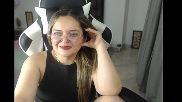Snapshot of samy_vsn chatting on 03-07-25, 11:38 samy vsn online show from 03-07-25, 11:38