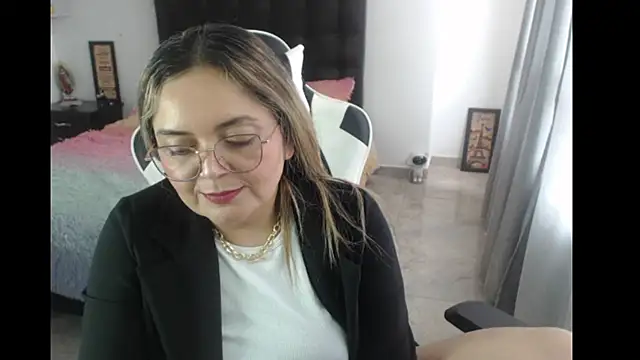 Snapshot of samy_vsn chatting on 03-08-25, 05:22 samy vsn online show from 03-08-25, 05:22