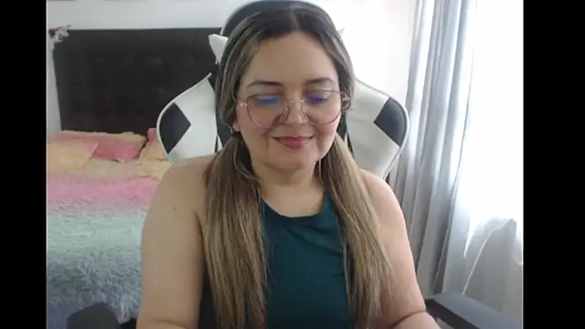 Snapshot of samy_vsn chatting on 03-09-25, 06:32 samy vsn online show from 03-09-25, 06:32