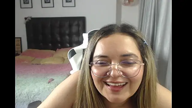 Snapshot of samy_vsn chatting on 03-15-25, 12:04 samy vsn online show from 03-15-25, 12:04