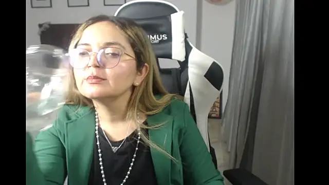 Snapshot of samy_vsn chatting on 03-20-25, 01:02 samy vsn online show from 03-20-25, 01:02