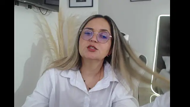 Snapshot of samy_vsn chatting on 10-01-25, 06:25 samy vsn online show from 10-01-25, 06:25