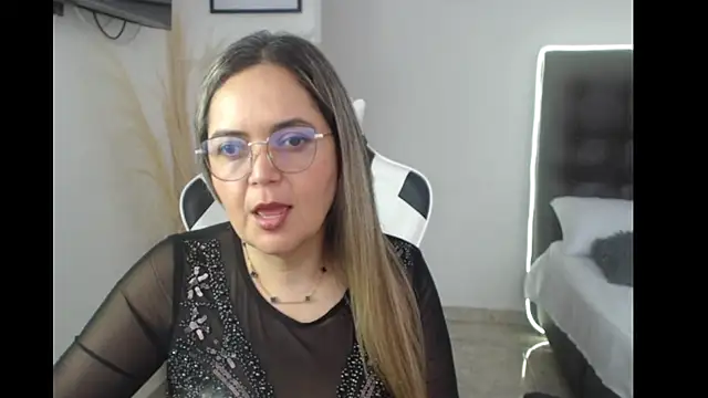 Snapshot of samy_vsn chatting on 10-05-25, 05:11 samy vsn online show from 10-05-25, 05:11