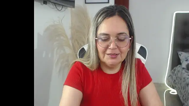 Snapshot of samy_vsn chatting on 10-14-25, 06:42 samy vsn online show from 10-14-25, 06:42