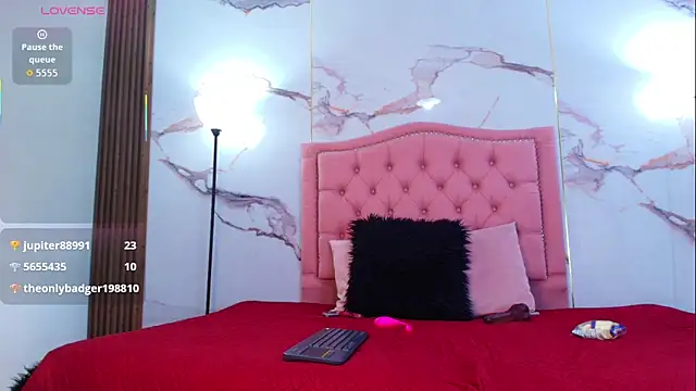 Snapshot of Ema_Jonees chatting on 09-14-25, 11:42 Ema Jonees online show from 09-14-25, 11:42