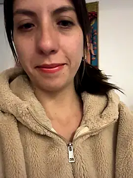 Snapshot of Megannklein chatting on 09-28-25, 03:12 Megannklein online show from 09-28-25, 03:12
