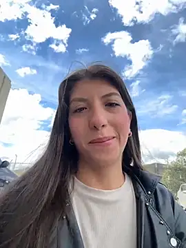 Snapshot of Megannklein chatting on 10-20-25, 03:12 Megannklein online show from 10-20-25, 03:12