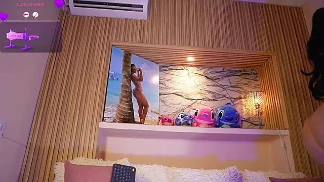 adri crof online show from 11-12-25, 04:02