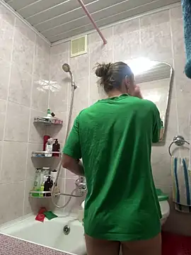 Snapshot of AlisaKissss chatting on 12-17-24, 06:13 AlisaKissss online show from 12-17-24, 06:13