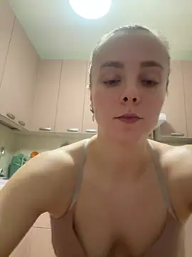 Snapshot of AlisaKissss chatting on 01-06-25, 07:45 AlisaKissss online show from 01-06-25, 07:45