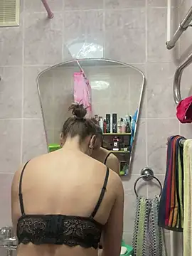 Snapshot of AlisaKissss chatting on 01-21-25, 06:55 AlisaKissss online show from 01-21-25, 06:55