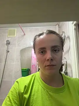 Snapshot of AlisaKissss chatting on 12-23-25, 06:33 AlisaKissss online show from 12-23-25, 06:33