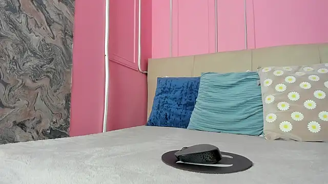 Emelyy Carter online show from 10-16-25, 12:17